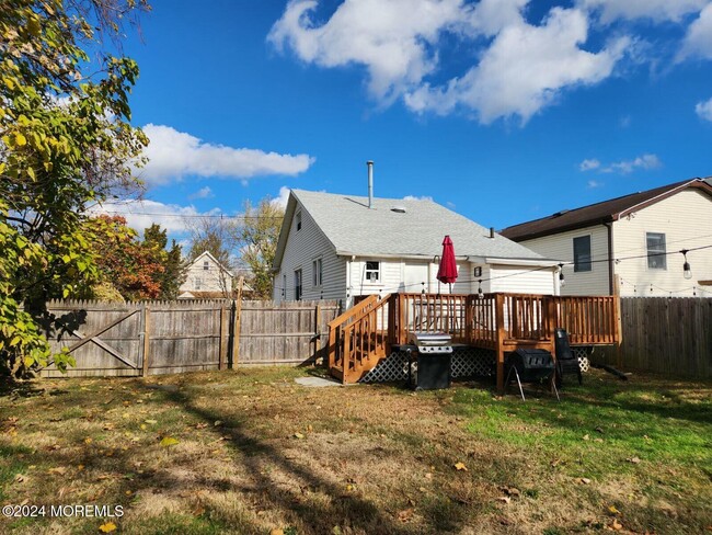 Building Photo - 1212 10th Ave