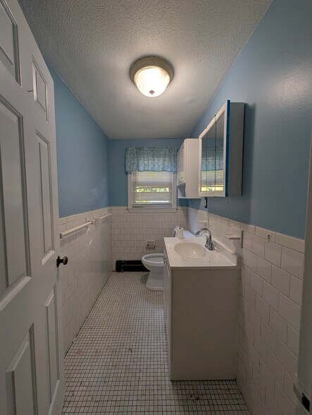 Building Photo - 3 Dragon Court Cir