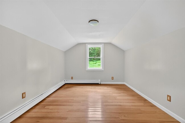 Building Photo - 52 Luxton Lake Rd