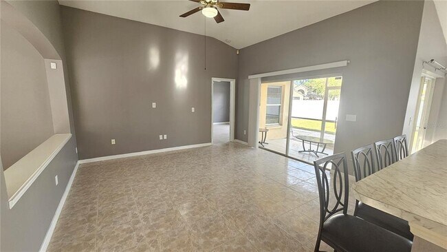 Building Photo - 1610 Bondurant Way