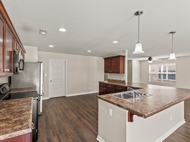 Building Photo - 208 Sedgewick Dr