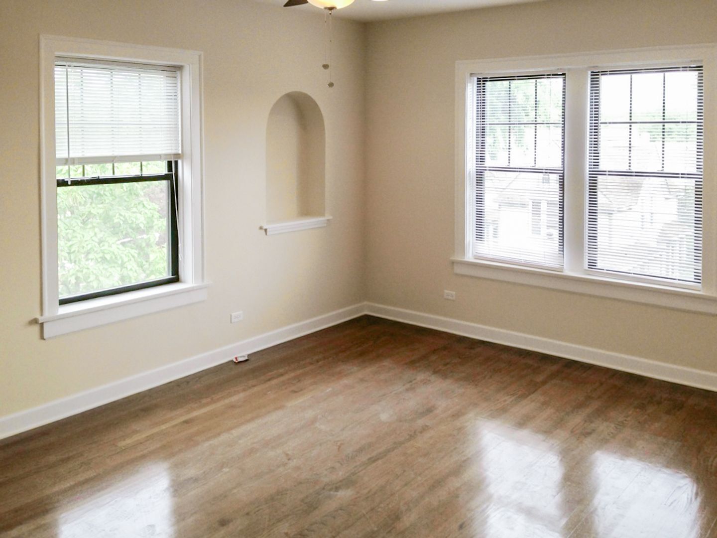 Building Photo - 1819 W Leland Ave