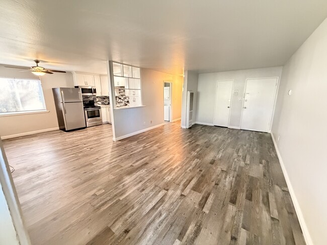 Building Photo - 5498 Carlson Dr