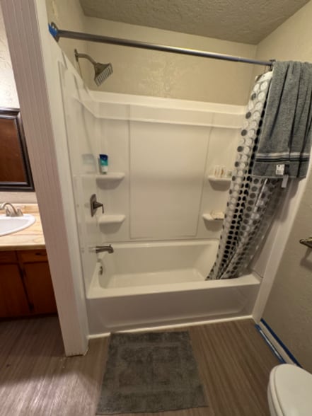 Building Photo - 418 E 4th St