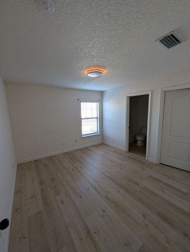 Building Photo - Beautiful 3 Bedroom 2.5 Bath Home in Paloma