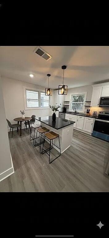 Building Photo - 1105 Quincy Ave