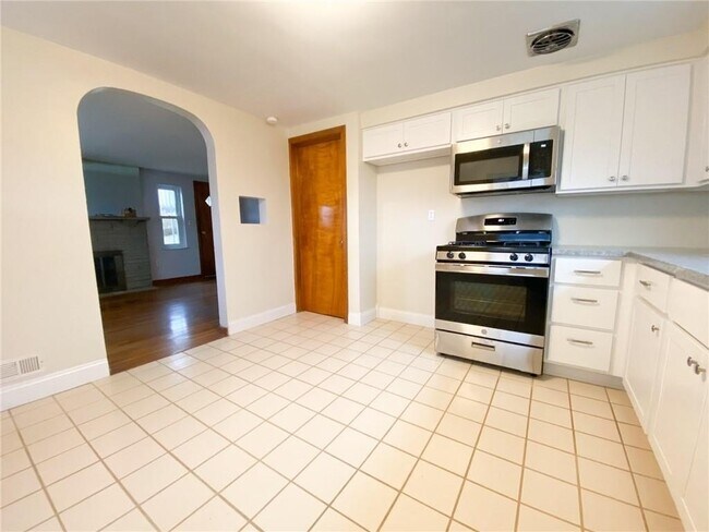 Building Photo - 151 Thorne Rd