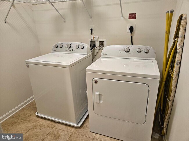 Building Photo - 18 Fenwick Dr