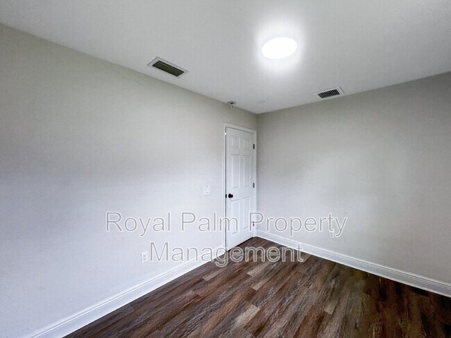 Building Photo - 25 Cypress St