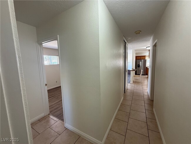 Building Photo - 5643 S Pecos Rd