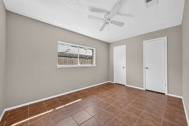 Building Photo - 4726 Hickorygate Dr