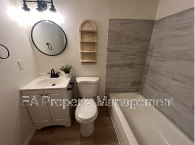 Building Photo - 1320 Dr Martin Luther King Jr Ave NE