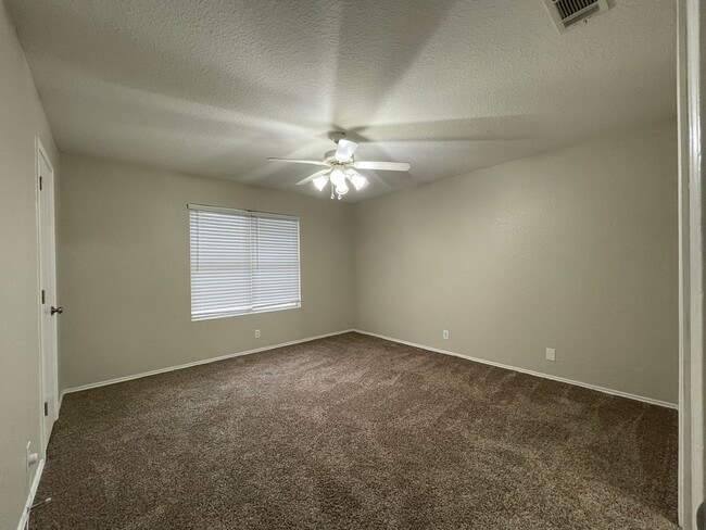 Building Photo - Single Family Home For Rent
