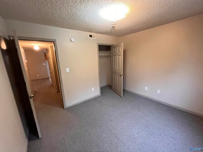 Building Photo - 5005 Chancellor Square