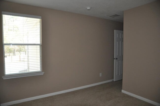 Building Photo - 12229 Medina Lake Dr