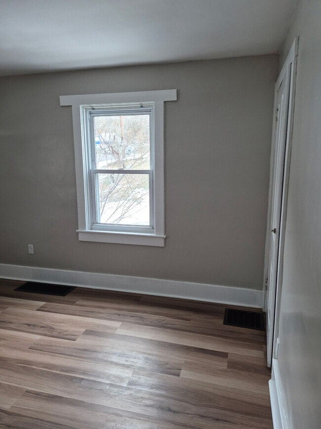 Building Photo - 805-807 Pittsburgh St