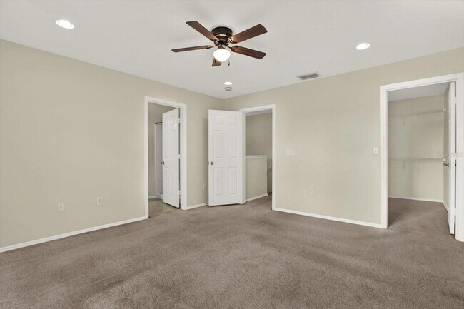 Building Photo - 2630 Edgewater Falls Dr