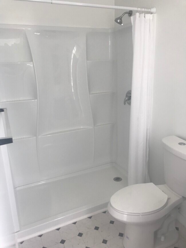 Building Photo - 14 Dell St