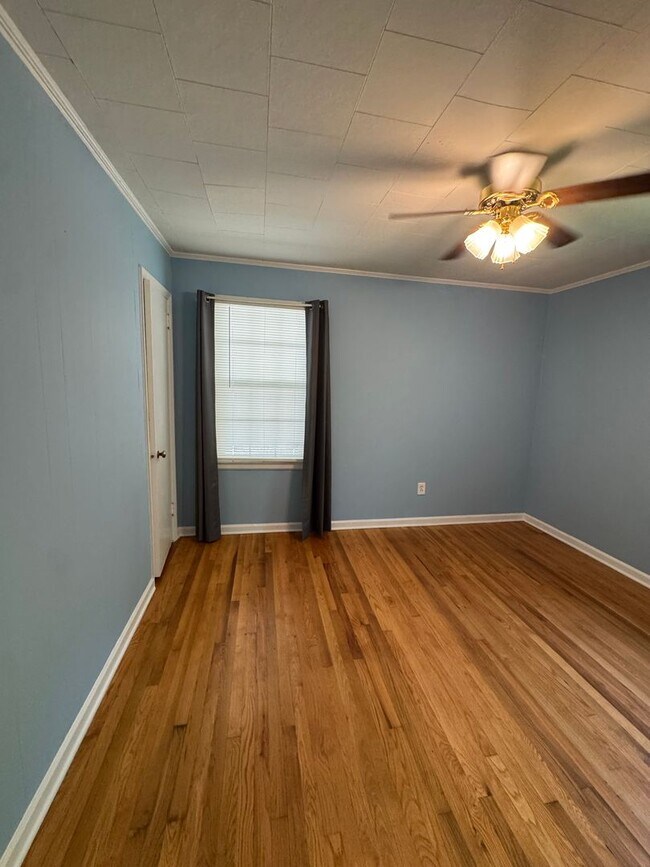 Building Photo - 829 Montclair Cir NW