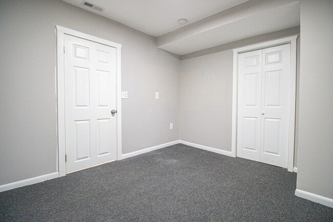 Building Photo - 415 Lorraine St