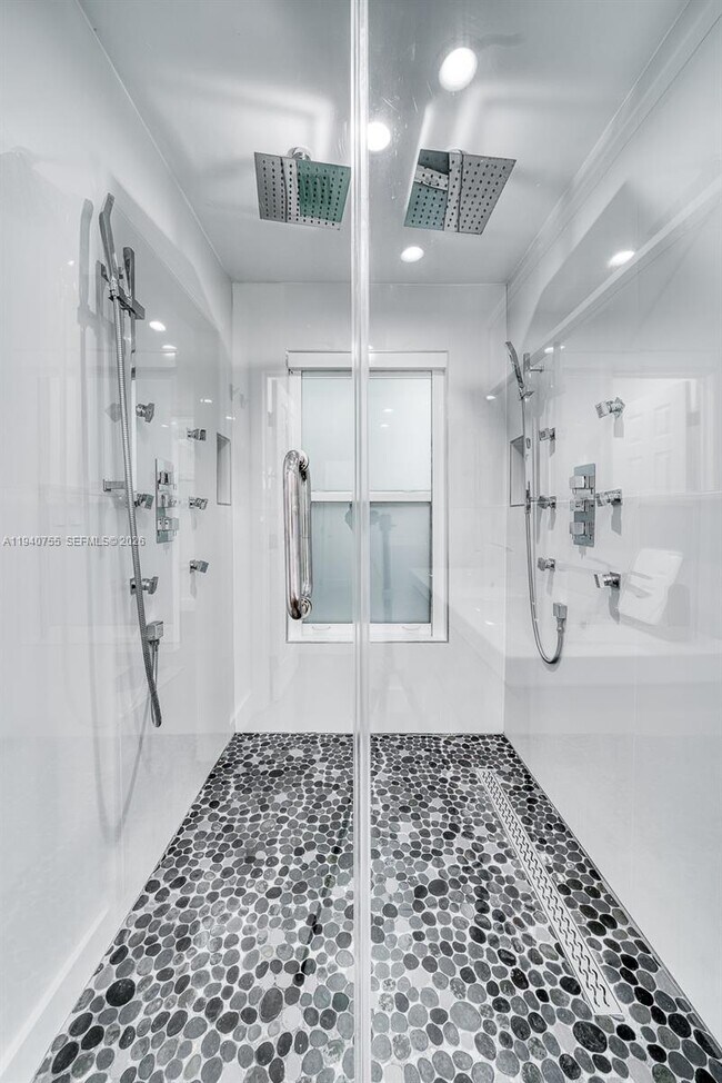 Building Photo - 4000 Kumquat Ave