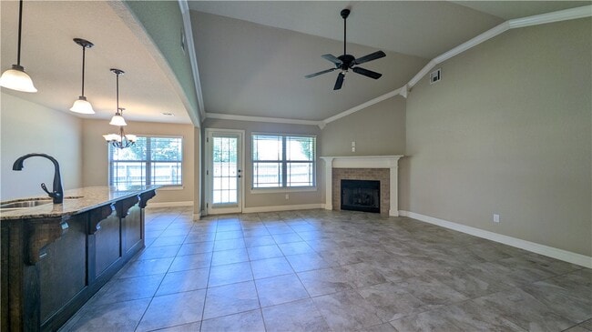 Building Photo - 3104 SW Wargate Ave