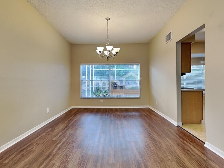 Building Photo - 17756 Oak Bridge St