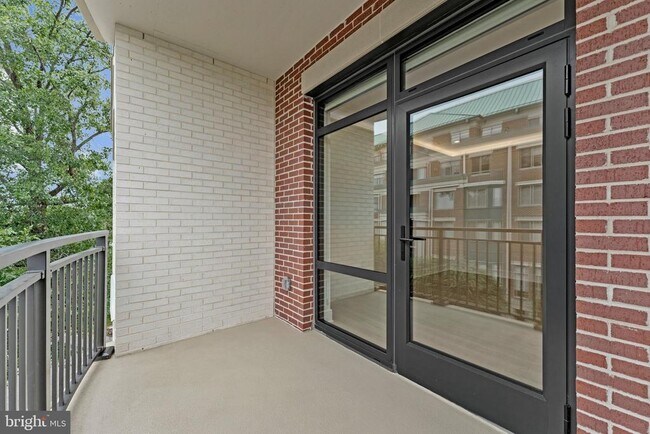 Building Photo - 6718 Lowell Ave