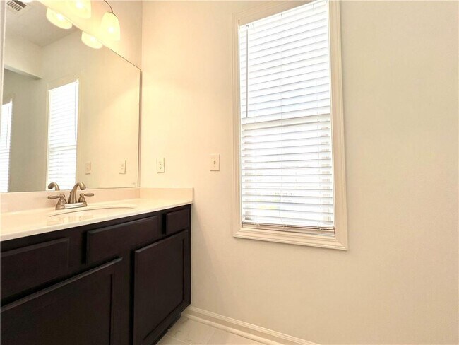 Building Photo - 2409 Ivy Meadow Ln