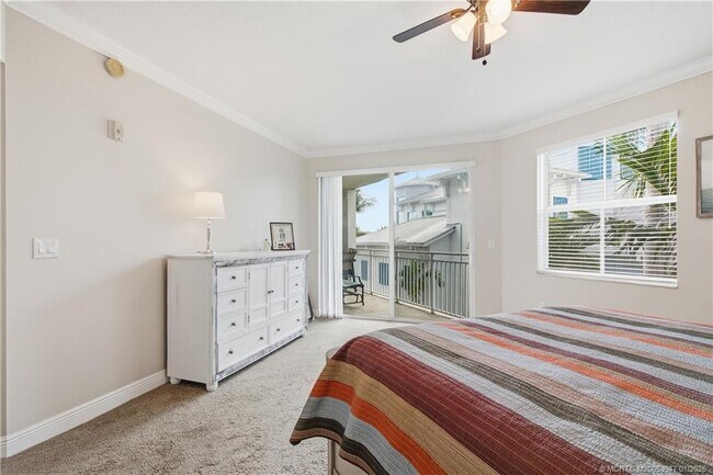 Building Photo - 975 NW Flagler Ave