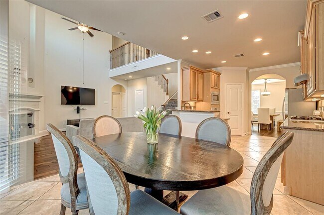 Building Photo - 9915 St Romain Dr