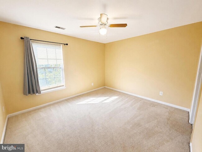 Building Photo - 420 Azra Ct