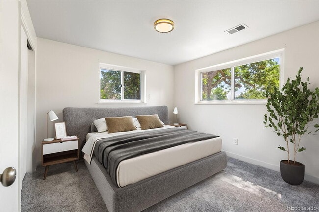 Building Photo - Charming 4-Bed Home
