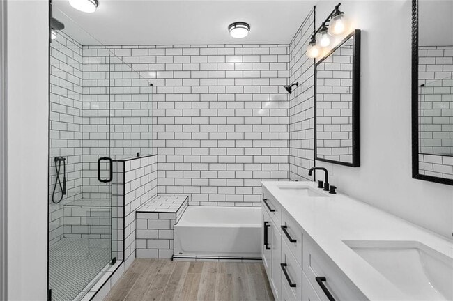 Building Photo - 147 Hutchinson St NE