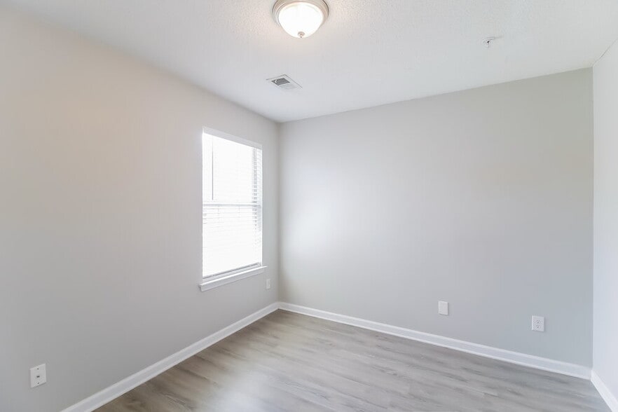 Building Photo - 206 Odyssey Turn NW