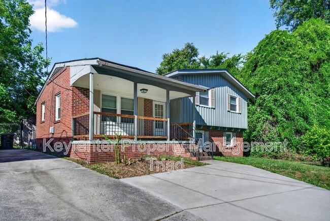 Building Photo - 1821 W Meadowview Rd