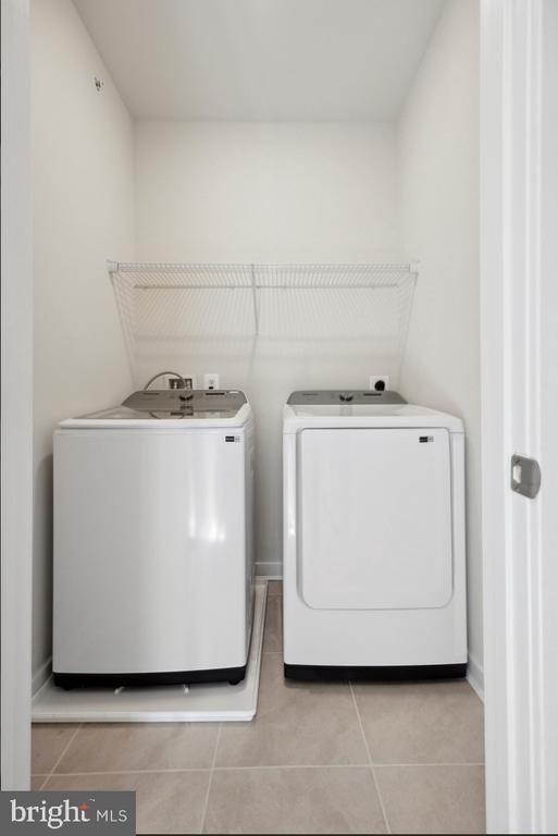 Building Photo - 223 Avalon Dr