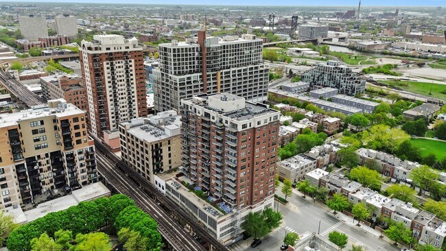 Building Photo - 5 E 14th Pl