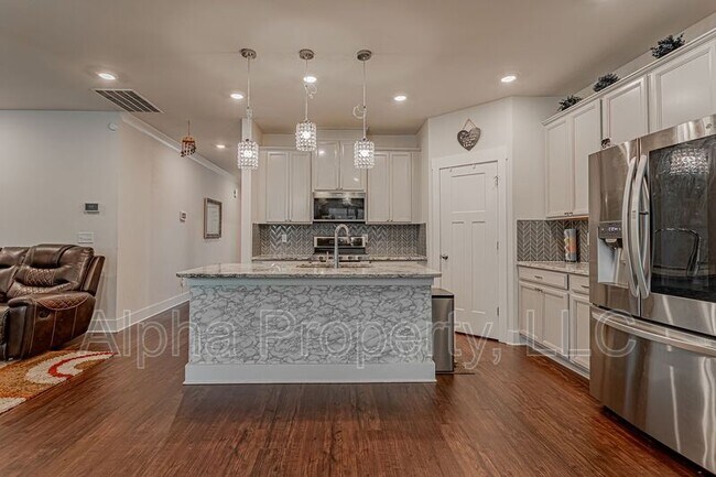 Building Photo - 126 Pewter Cir