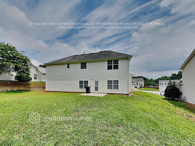 Building Photo - 6541 Squire Pl