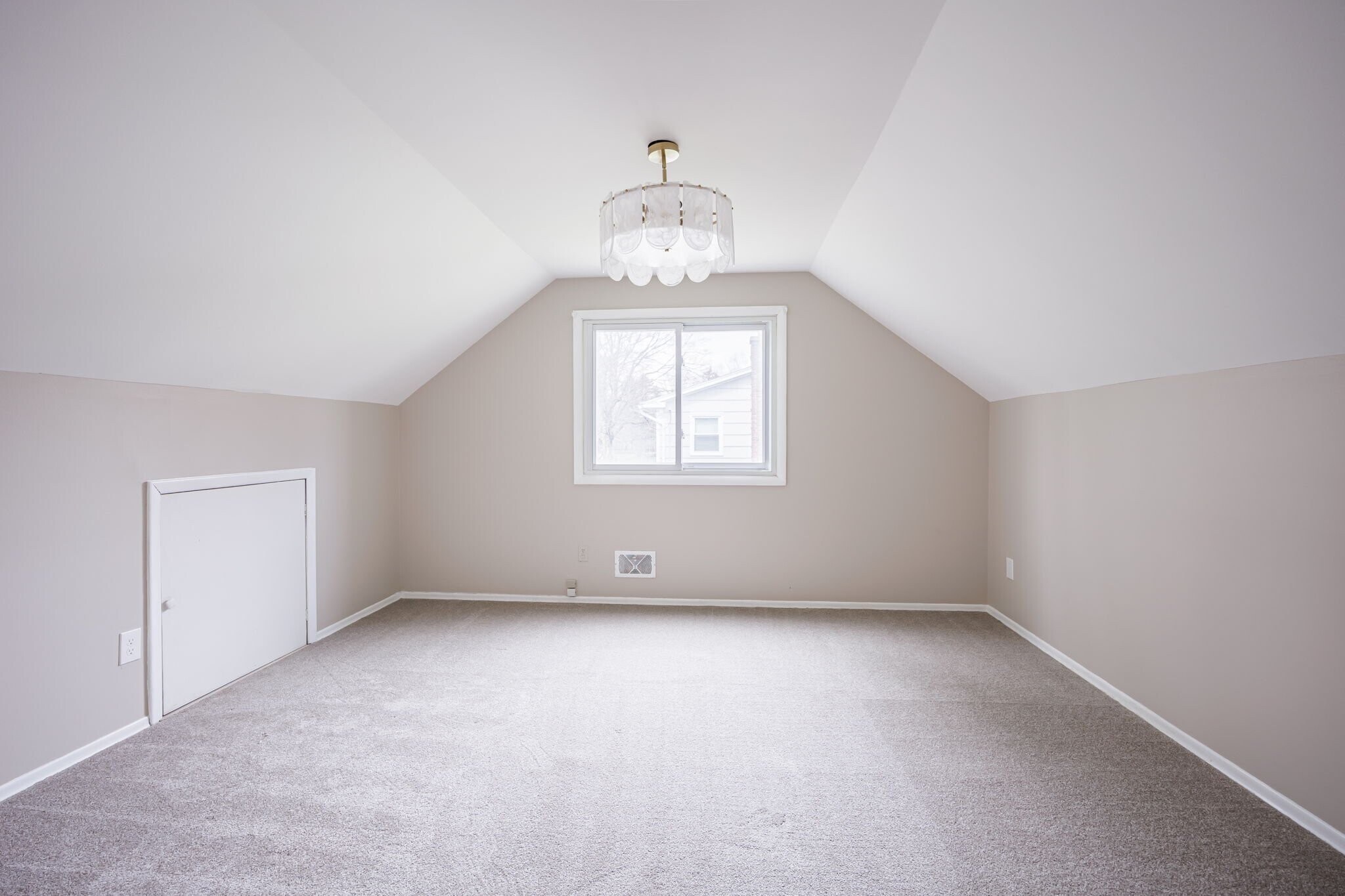 Building Photo - 10 Stuyvesant Rd