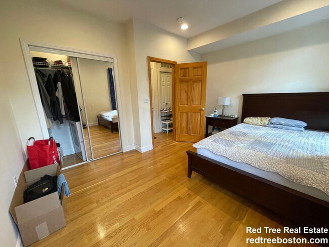 Building Photo - 1801 Beacon St