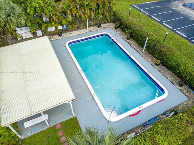 Building Photo - 1891 SW 81st Ave