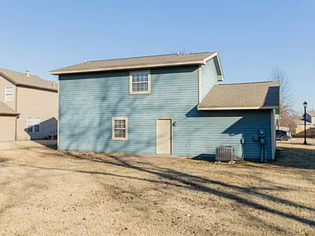 Building Photo - Spacious 3-Bedroom Home Near Oklahoma Stat...