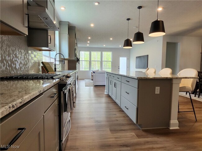 Building Photo - 7830 Hunting Lake Dr