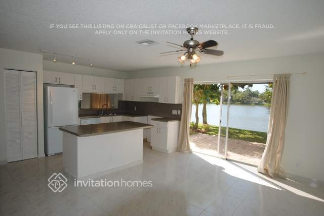 Building Photo - 889 NW 97th Ave