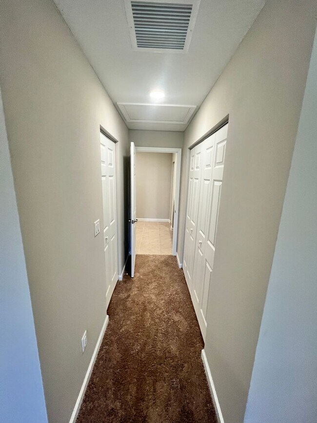 Building Photo - NEW 4 BEDROOM 3 BATH HOME! AMAZING LOCATION!