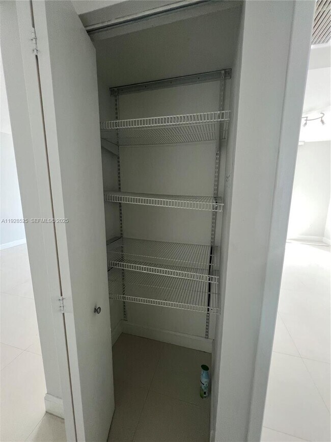 Building Photo - 185 SW 7th St