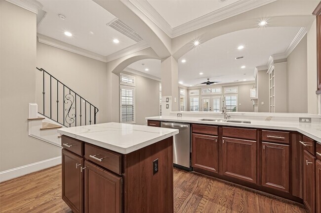 Building Photo - 232 Detering St