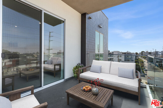 Building Photo - 1650 Sawtelle Blvd